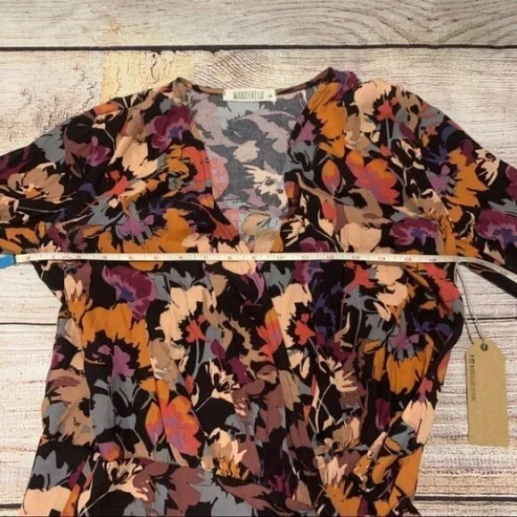 NWT Boutique Wanderlux Floral Wrap Top with Tie - Picture 13 of 15